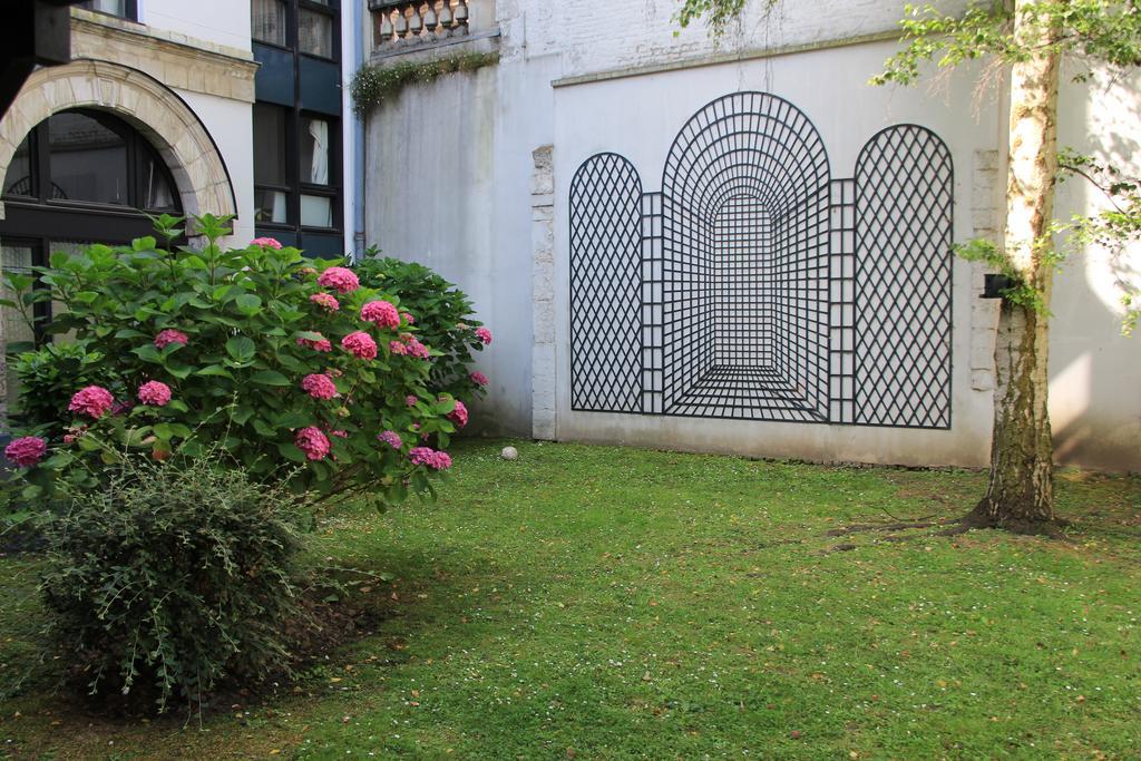 Escalille Le Voltaire Lille Exterior foto