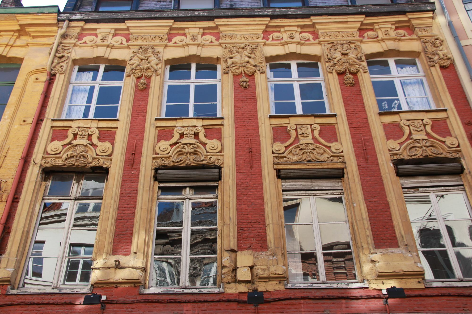 Escalille Le Voltaire Lille Exterior foto