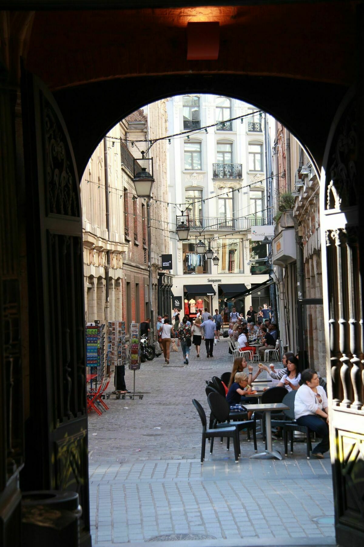 Escalille Le Voltaire Lille Exterior foto